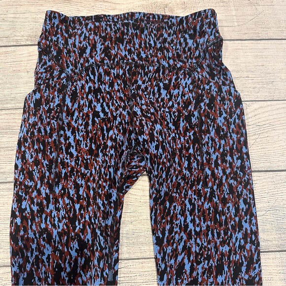 🍋Women’s Lululemon Power Thru High Rise Tight 25” size 4🍋 - Picture 2 of 9